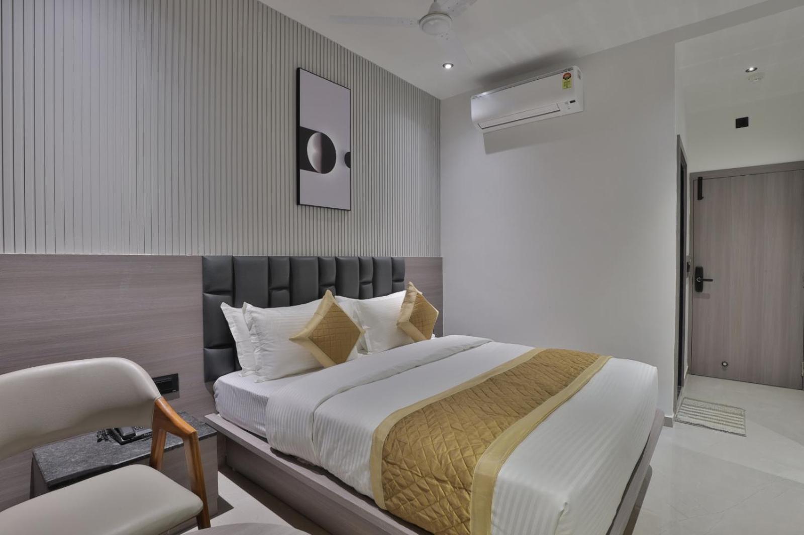 Hotel Legacy อาเมดาบัด ภายนอก รูปภาพ