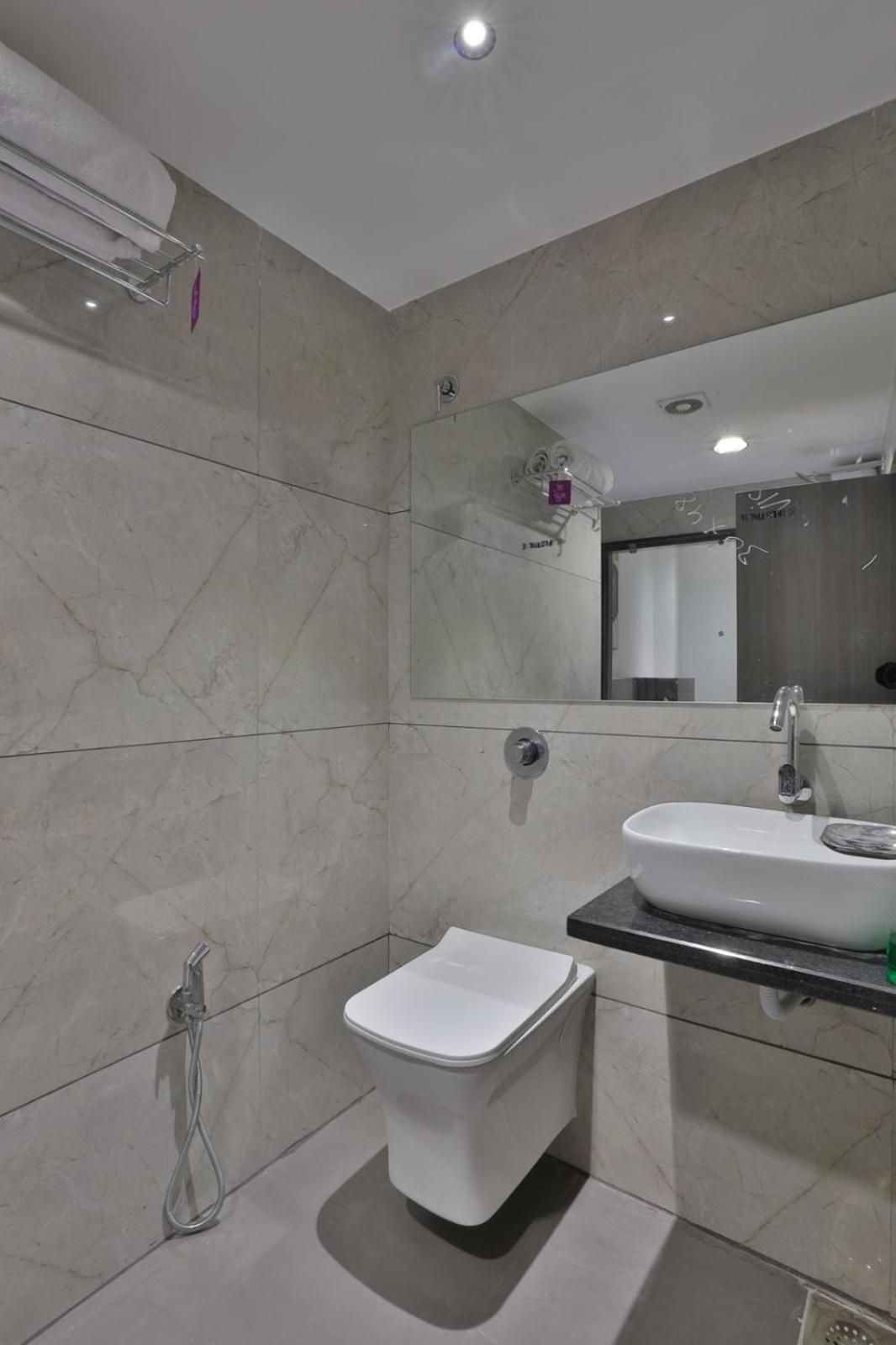Hotel Legacy อาเมดาบัด ภายนอก รูปภาพ