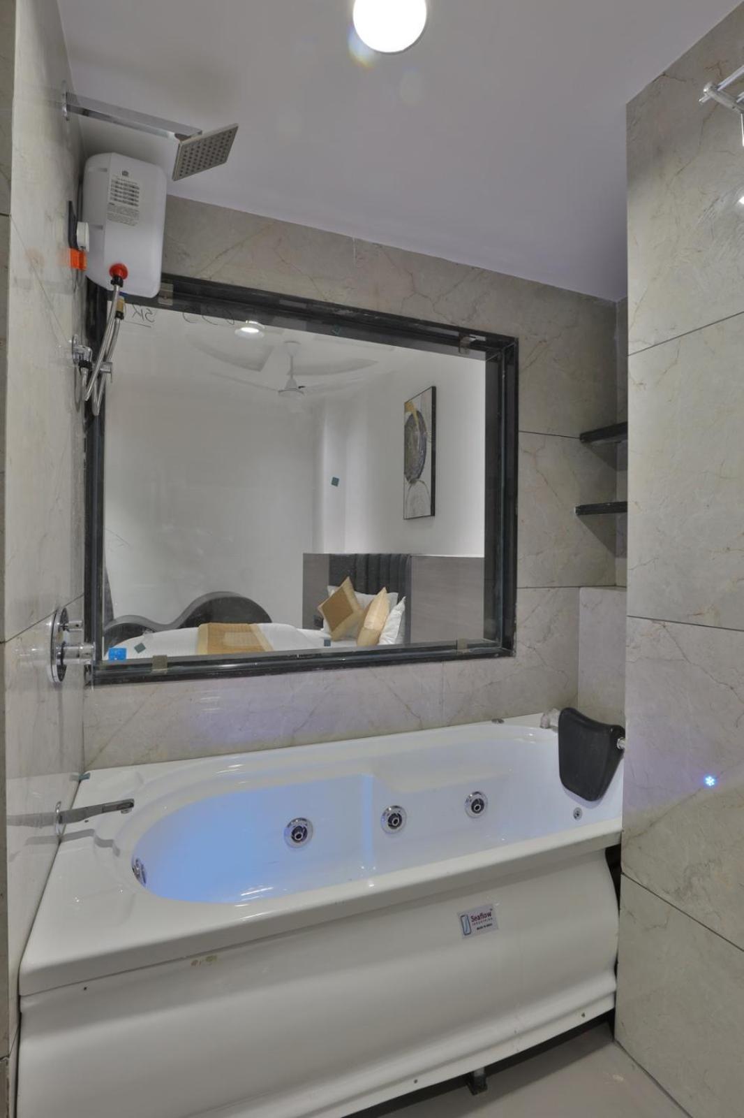 Hotel Legacy อาเมดาบัด ภายนอก รูปภาพ